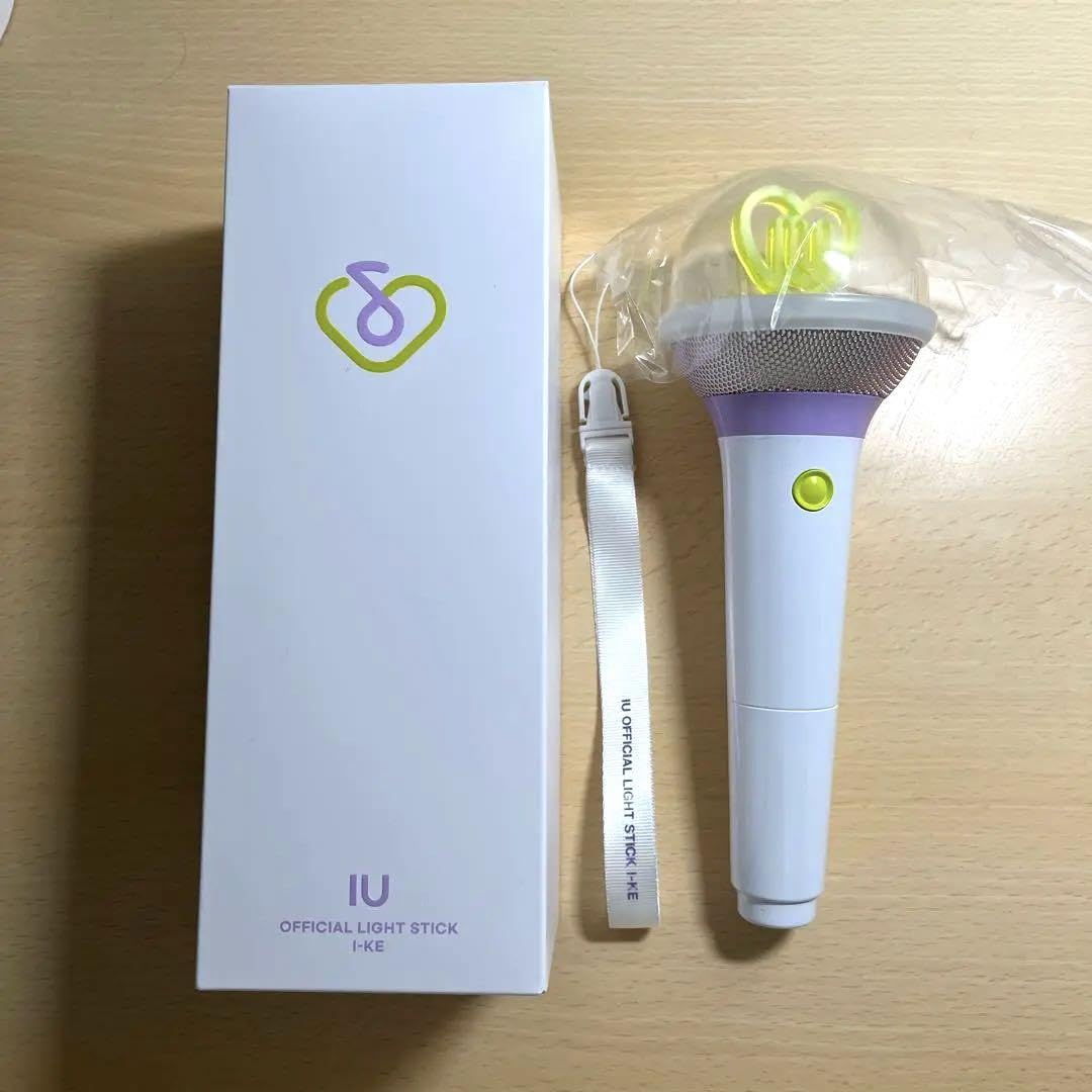 Amazon.co.jp: IU H.E.R World Tour グッズ ペンライト グッズ y 