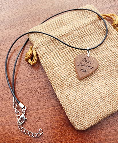 Pendentif médiator guitare personnalisé en bois massif d’acajou ou noisetier - Les Beatles, Paul McCartney, John Lennon, RIngo Starr, George Harrison Pendentif médiator guitare personnalisé en bois massif d'acajou ou noisetier – Image 6