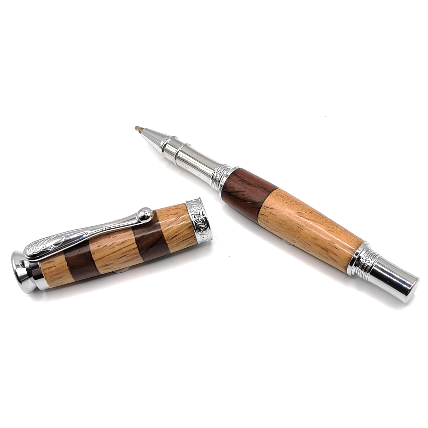 ARTEHARO - BOLÍGRAFO ROLLER HECHO A MANO EN COMBINACIÓN DE MADERAS - ROBLE AMERICANO Y COCOBOLO ARTEHARO - BOLÍGRAFO ROLLER HECHO A MANO EN COMBINACIÓN DE MADERAS - ROBLE AMERICANO Y COCOBOLO