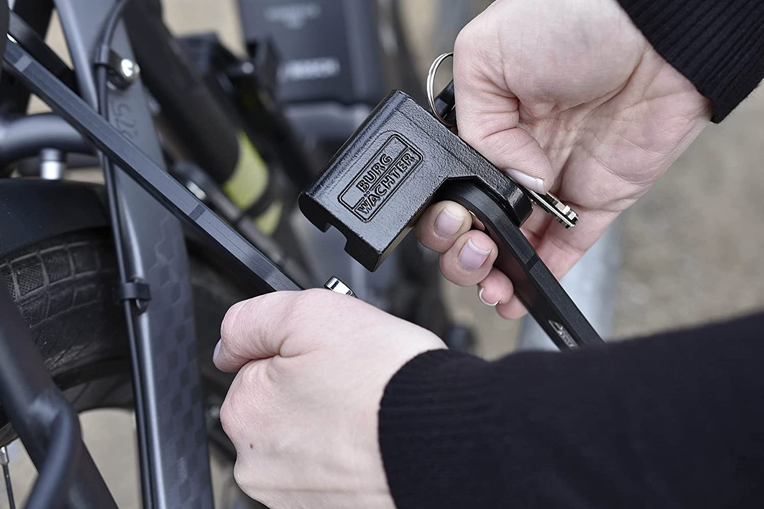 Burg-Wächter 790 90 Black składane zapięcie rowerowe z uchwytem i kluczem, e-bike, zabezpieczenie przed przewierceniem, wysokie bezpieczeństwo, długość 90 cm, kolor czarny