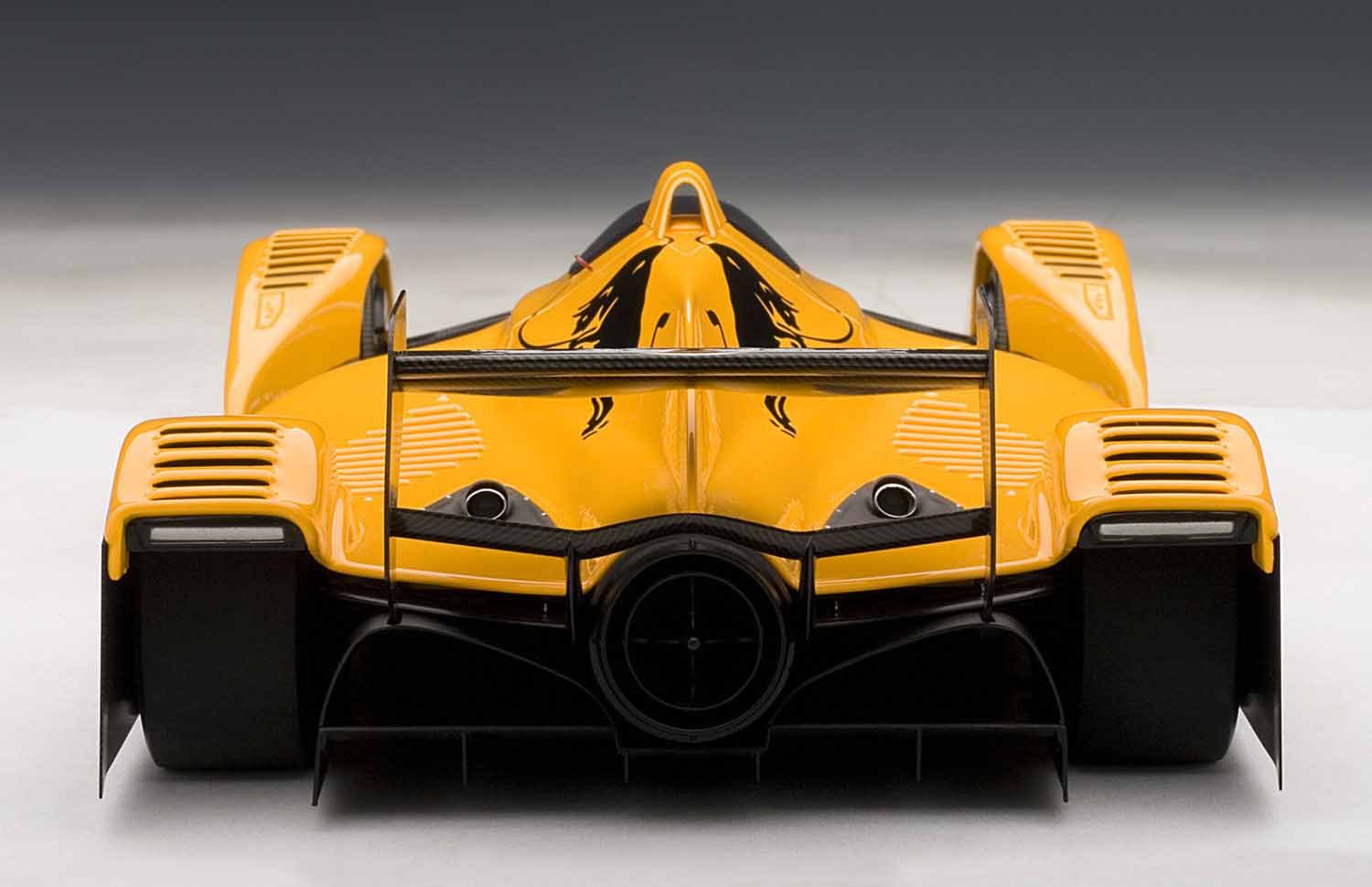 Amazon | AUTOart 1/18 レッドブル X2010 (オレンジ) 完成品