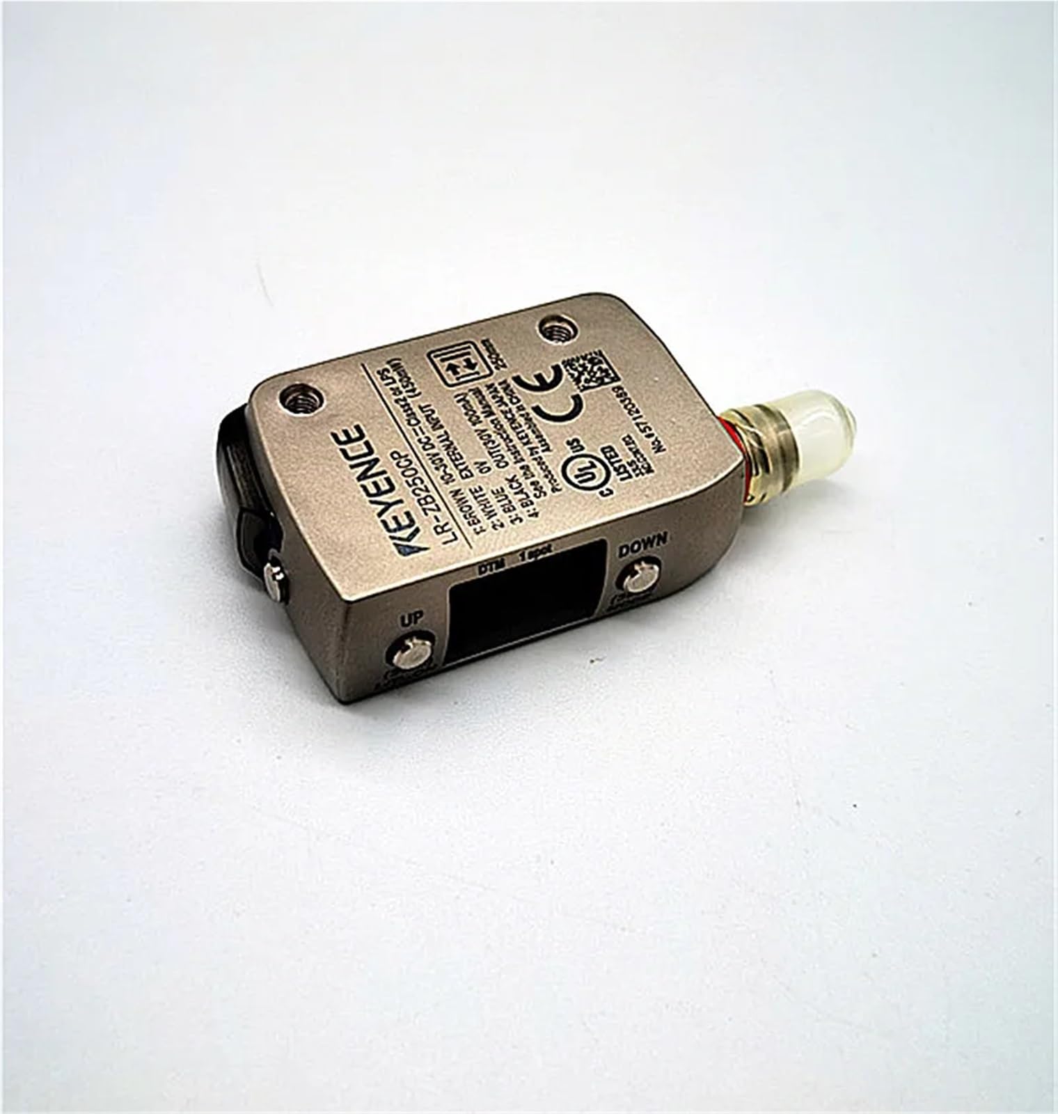1 szt. LR-ZB250CP Prostokątny samodzielny czujnik CMOS ze złączem M8, 250 mm