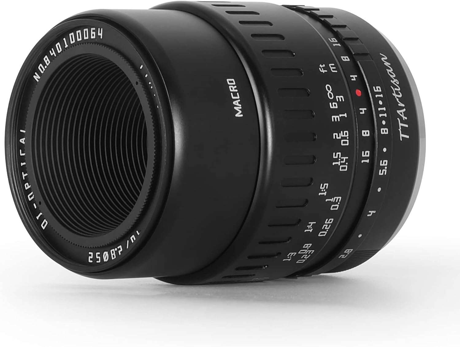 පැත්ත view of TTArtisan 40mm F2.8 Macro lens with distance and aperture scales