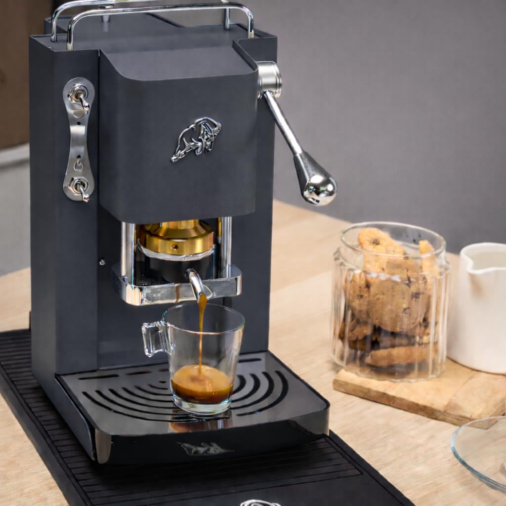 FABER COFFEE MACHINES | 3.0 PRO ESSENTIAL | Macchina Caffè ESE 44mm Compatta con, Tanica in Vetro, Portacialda Estraibile e Pressacialda Ottone Regolabile (Black, OTTONE)