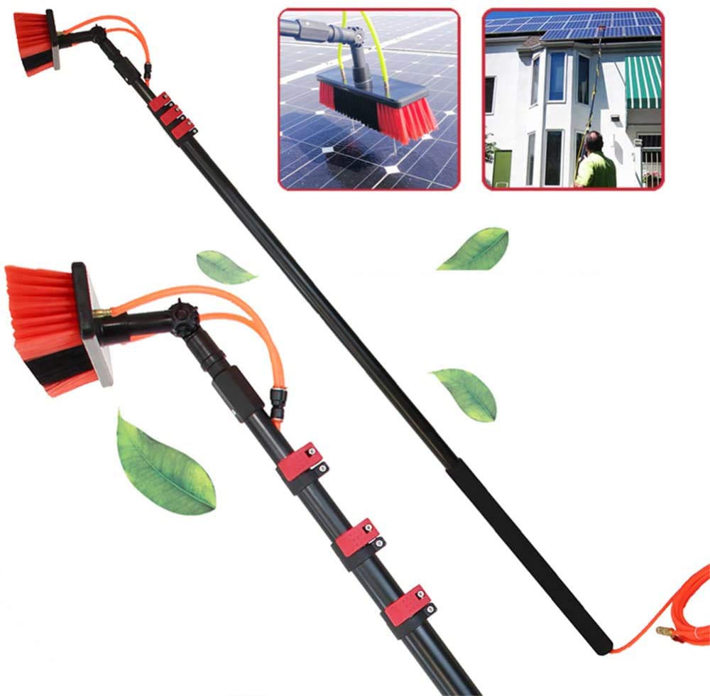 Nettoyage de panneaux photovoltaïques en sécurité grâce à la brosse télescopique à eau 24ft