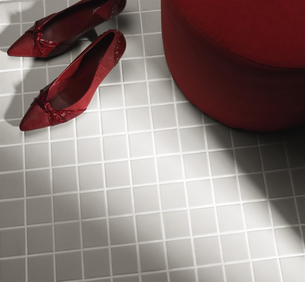 Modelo U011 (GRIS SAL & PIMIENTA) Mosaico enmallado de Porcelanico Todo Masa. Medida 4,8x4,8cm. Pegado en mallas de 30x30cm.