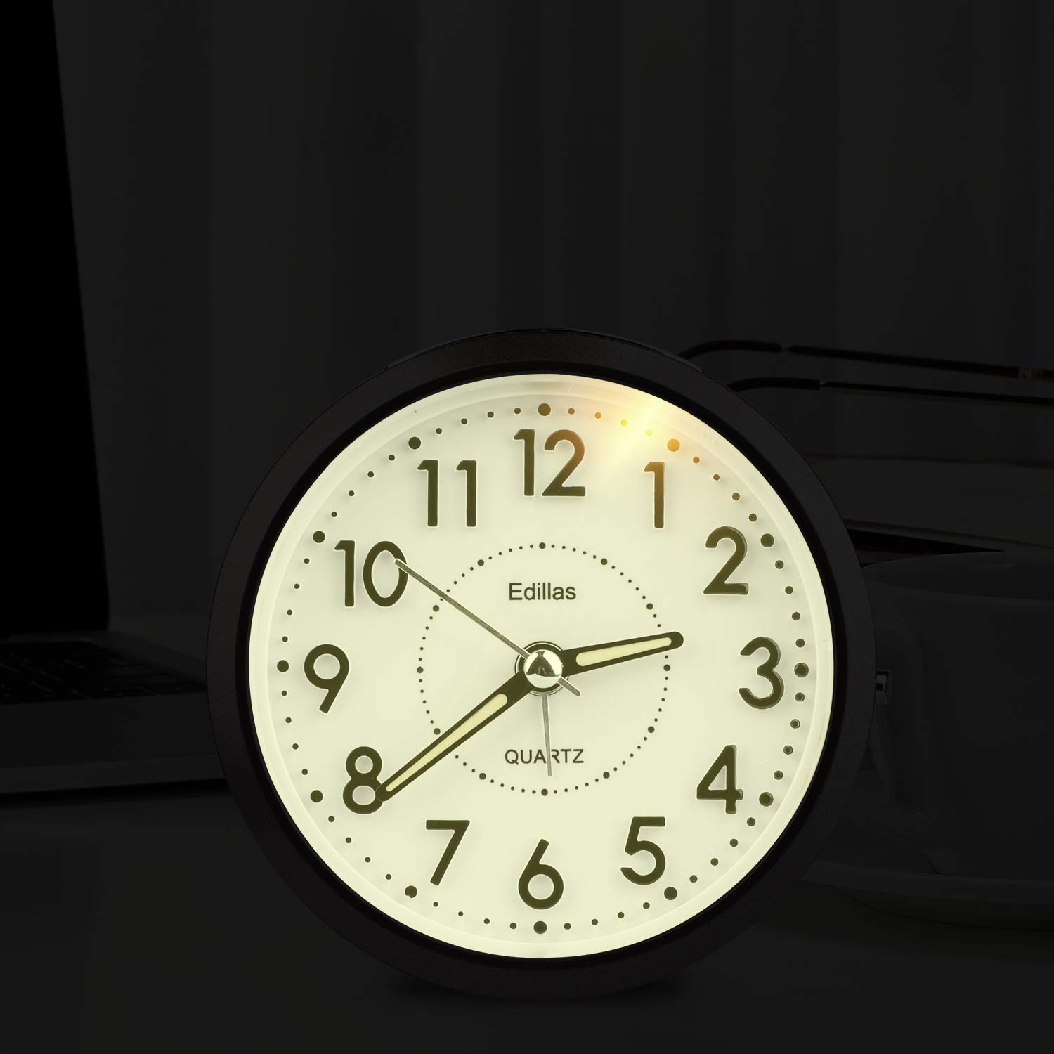 Edillas Réveil De Chevet,Petit Réveil De Voyage Léger à Quartz, Silencieux, sans Tic-Tac Analogique avec Répétition Et Lumière,Alarme Sonore Croissante,Facile à Régler (Blanc 255)