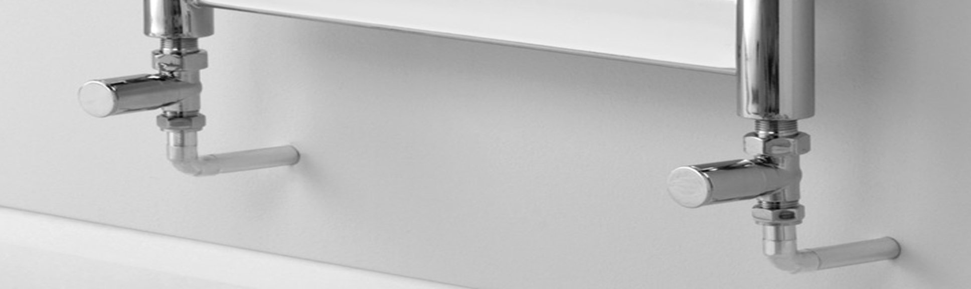 TVS Design Elektrische Badkamerradiator ELDO 4F Chroom Met Timer 140 X 35 Cm TVS Design Elektrische Badkamerradiator ELDO 4F Chroom Met Timer 140 X 35 Cm