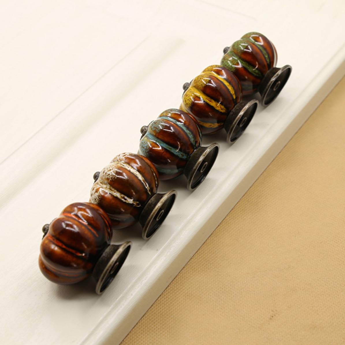 SOLUSTRE 18 Pollici Pomello per Mobili in Ceramica a Forma di Zucca, Maniglia per Armadio Classica Motivo Elegante, Resistente e Decorativa per Cassetti e Mobili