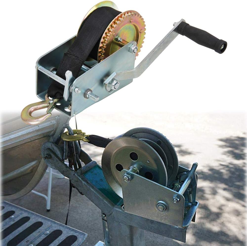 3000lbs Hand Winch Crank Gear Winch Heavy Duty Trailer Winch with 26' Polyester Strap