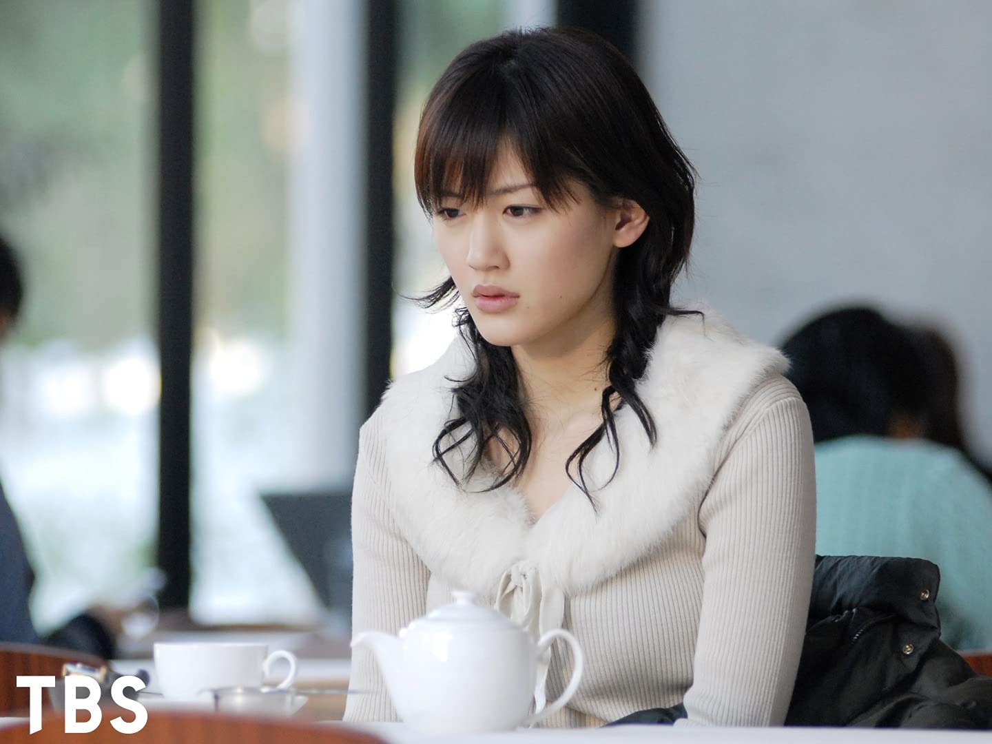 Amazon Co Jp 白夜行 山田孝之 綾瀬はるか 渡部篤郎 柏原崇 塩谷瞬 余貴美子 武田鉄矢 森下佳子 平川雄一朗 那須田淳 石井康晴 高橋正尚 石丸彰彦 Prime Video