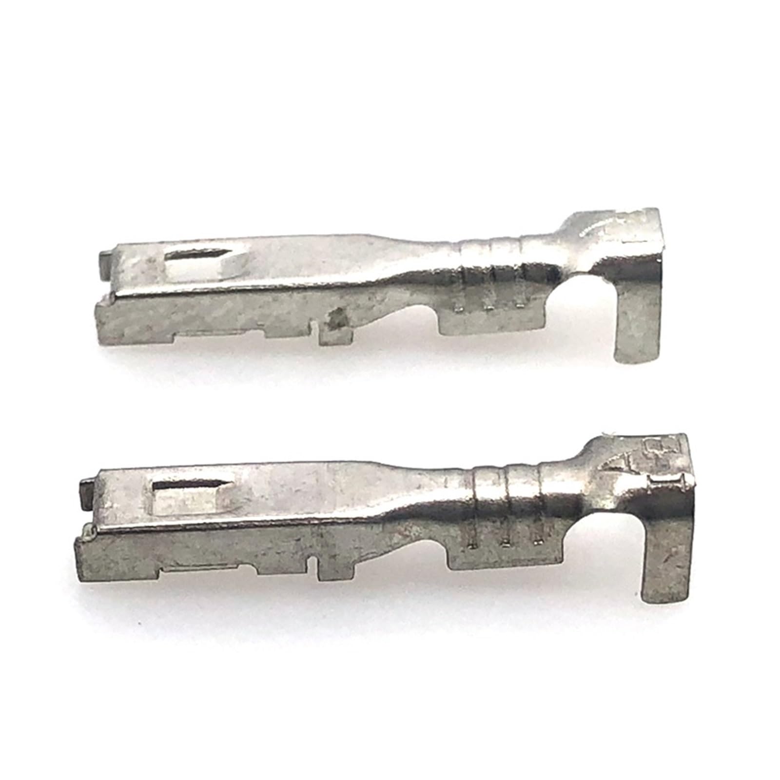 50 Stück Auto-Buchsen-Crimp-Anschluss 2,2 mm Stecker Spleißstifte lose Anschlüsse 8240–4862(500 Pcs)