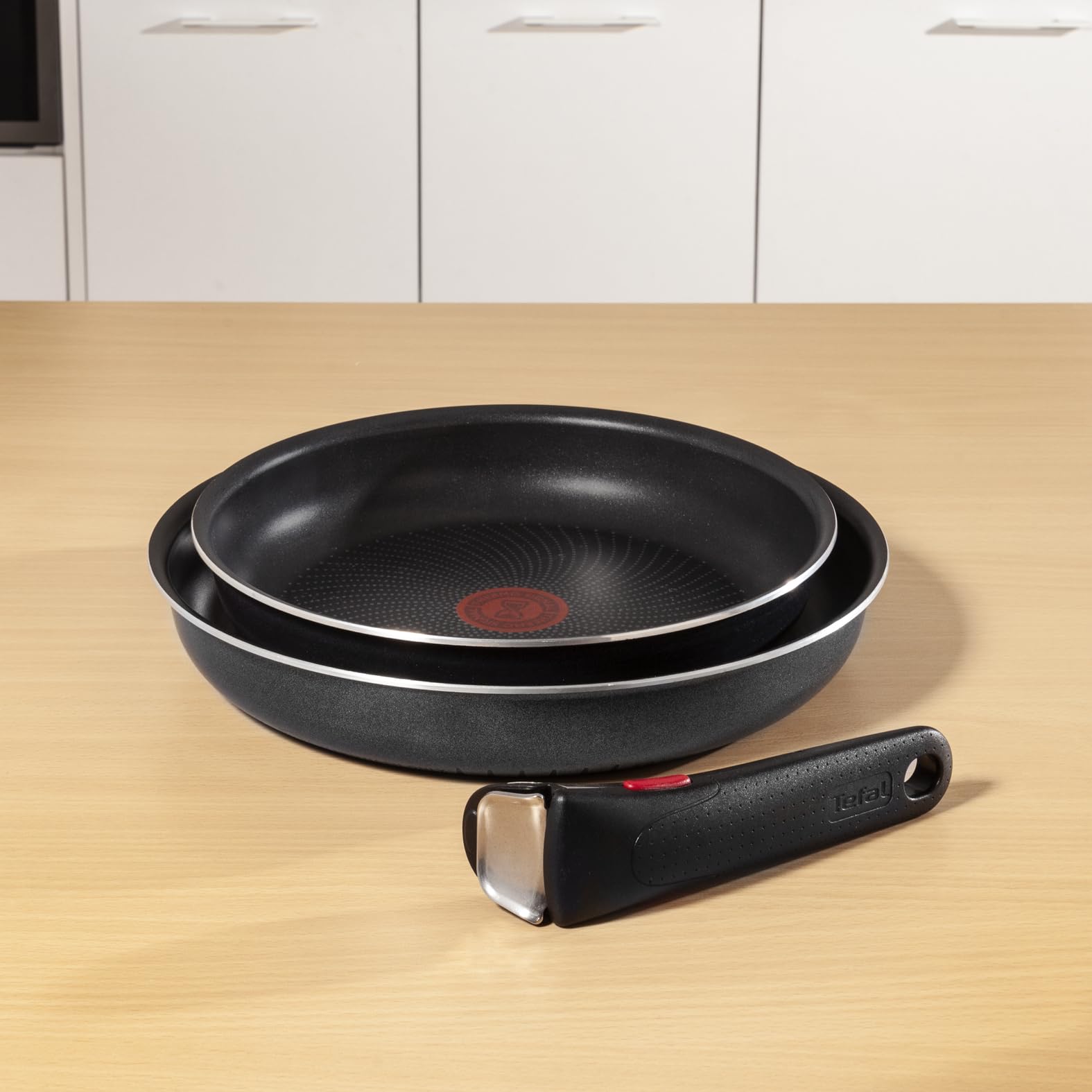 Tefal L72390 3-częściowy zestaw patelni ze zdejmowanym uchwytem Ingenio Enjoy, 24/28 cm, zajmuje mało miejsca, zestaw patelni z powłoką zapobiegającą przywieraniu, wszystkie rodzaje kuchenek