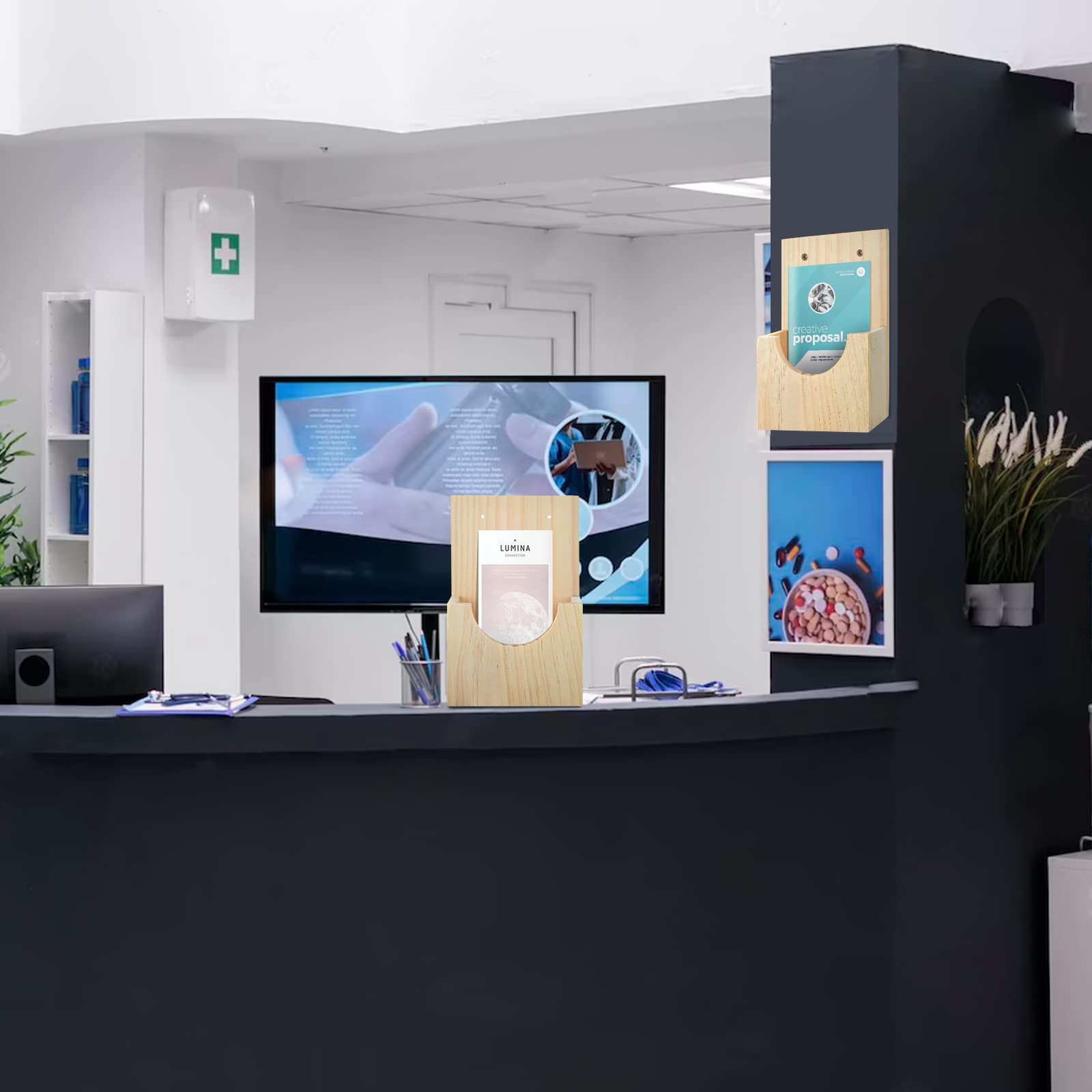 Soporte de madera 2 en 1 para folletos de pared, soporte de exhibición colgante para folletos de 4 x 6 y folletos triples, ideal para oficina