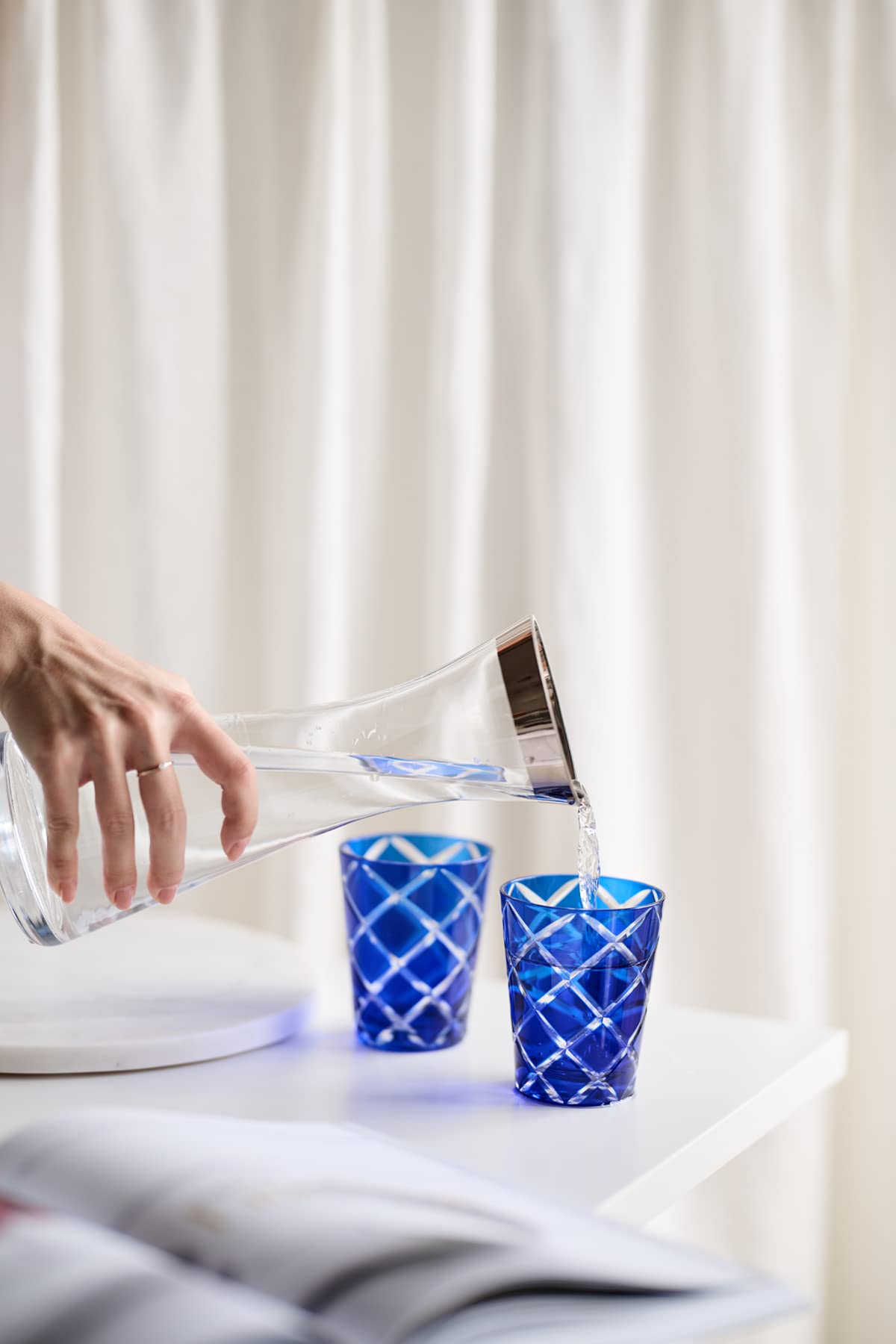 EDZARD 6er Set Kristallglas Dio, blau, Höhe 10 cm, Füllmenge 230 ml, handgeschliffen, Überfangtechnik - Teelichthalter, Trinkgläser, Wassergläser, Whiskeygläser, Eiskaffee Gläser