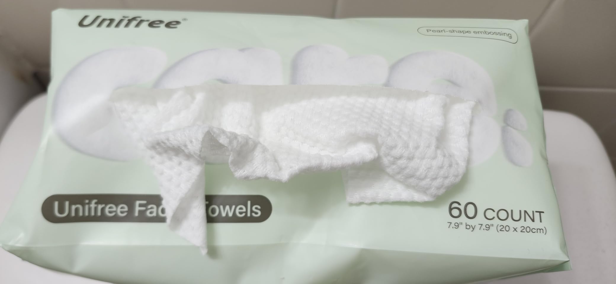 Unifree Facial Towel l Disposable Dry Wipes l 4 -pack Value Pack, 240 Count Towel,Absorbent,Reusable, Soft, Comfort Skincare