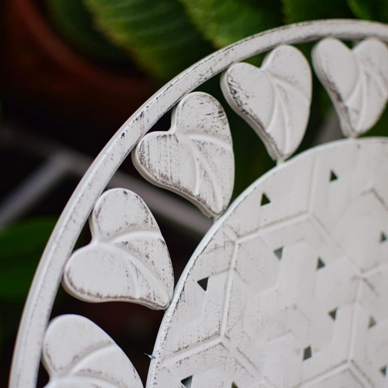 Tavolino rotondo pieghevole in metallo da patio, piccolo tavolino d'accento per giardino, balcone, soggiorno, bistrò, prato, versatile per interni ed esterni, elegante design bianco