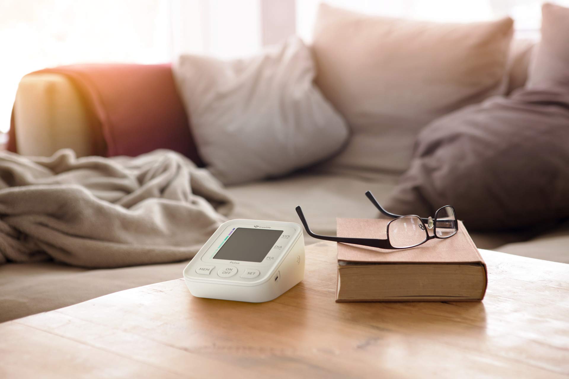 TrueLife Pulse - Tensiómetro digital para brazo con manguito, memoria de hasta 60 mediciones, medición precisa, indicador de presión arterial alta, compacto y práctico