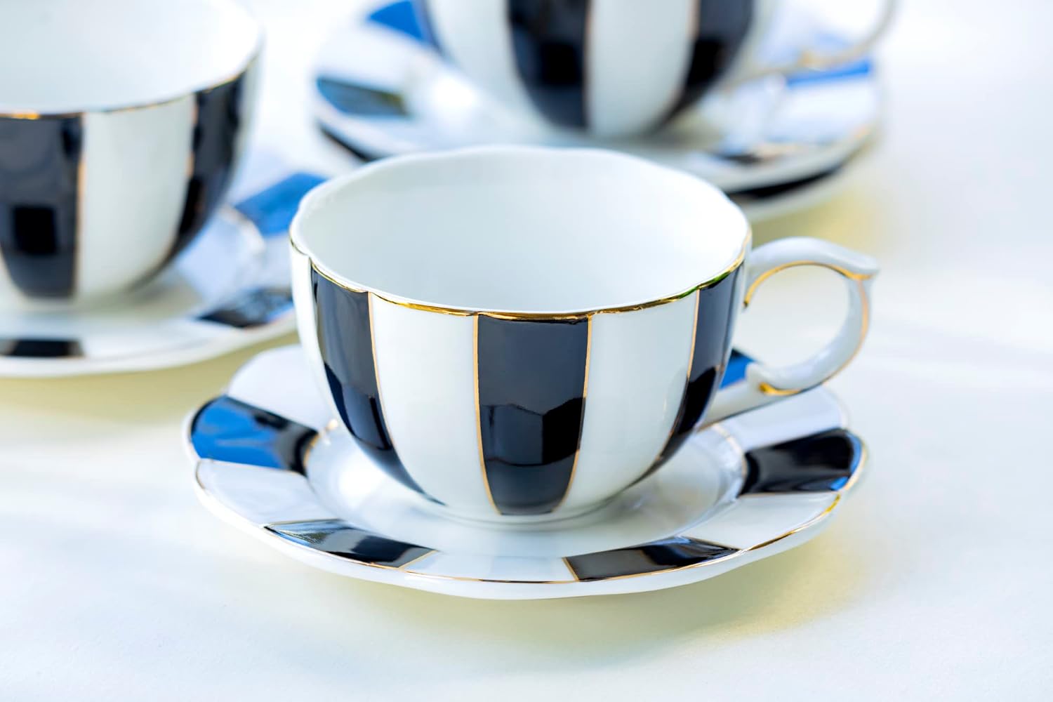 Grace Teaware Black and White Scallop Fine Porcelain Tea Cup and Saucer with Gold Trim