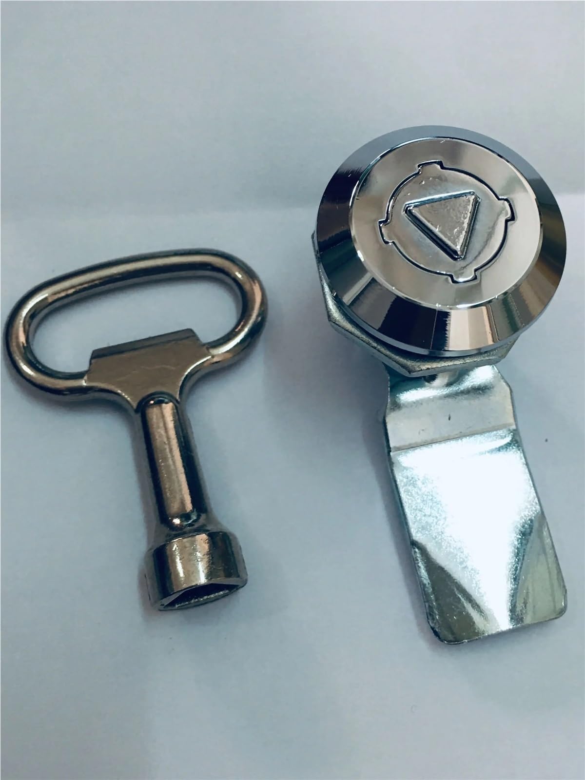 Serrure de porte de distribution MS705-3B pour protéger coffret électrique extérieur