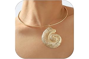 Conch Shell Necklace for Women: Halloween Party Essential