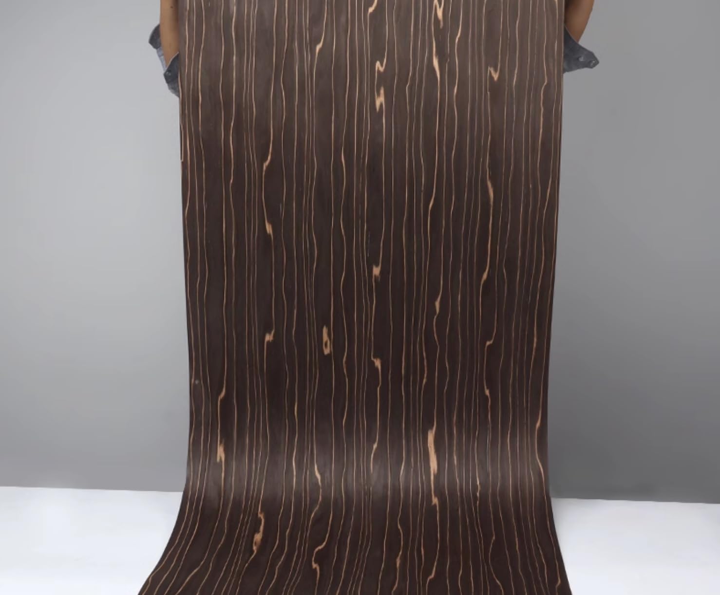 1 Stück L: 2,5 m, Breite: 580 mm, Dicke: 0,25 mm, Holzfurnier, goldene Sandelholzhaut (Rückseite mit Vliesstoff)