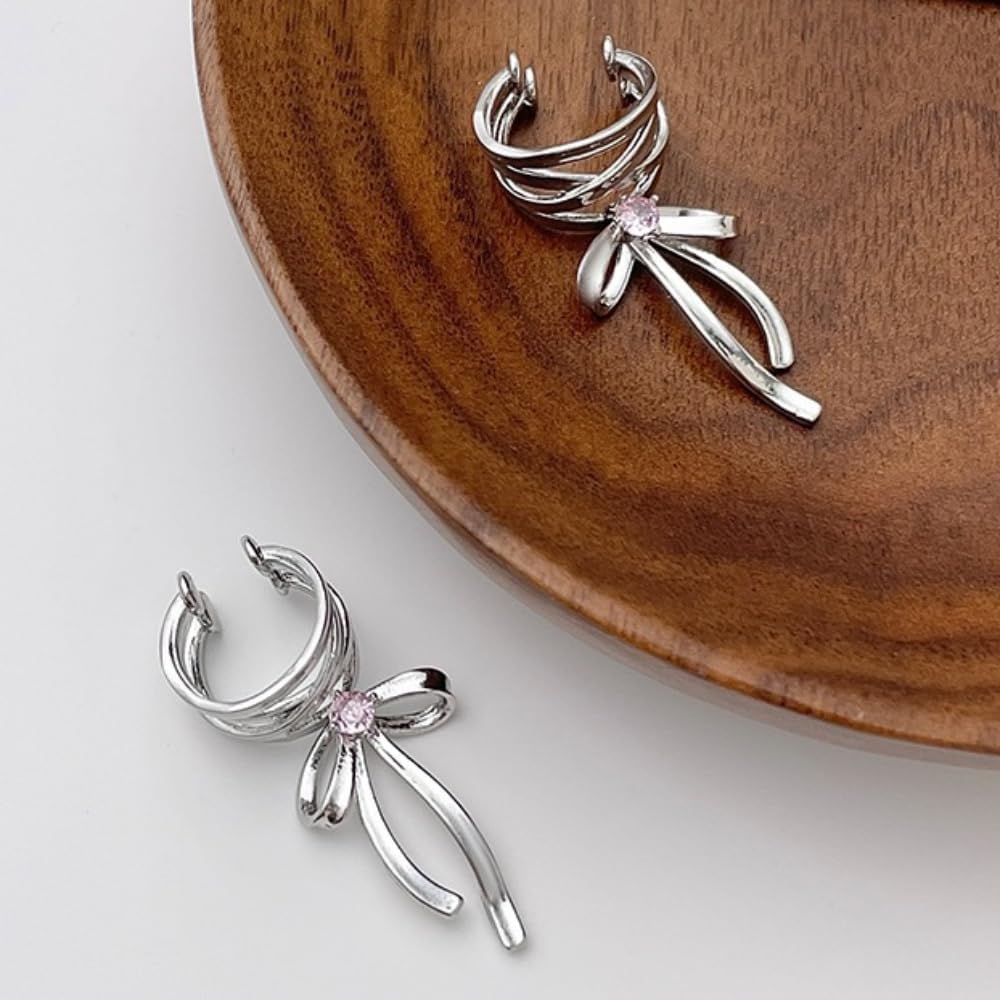 Three Four Time（ｽﾘｰﾌｫｰﾀｲﾑ）の「リボンカフリング（イヤーカフ）」 - WEAR リボンカフイヤリング レディース ノンピアス イヤーカフ バタフライクリップ 軟骨イヤリング