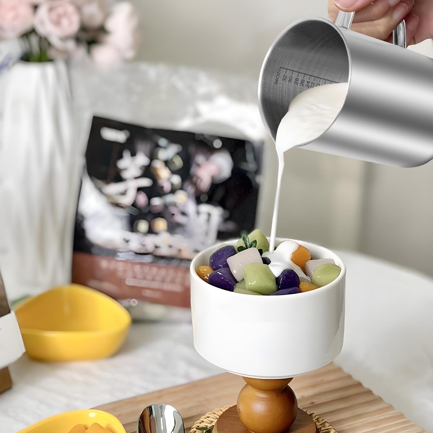 Kichwit Taza medidora de acero inoxidable, taza medidora grande de metal con asa, 1000 ml, 4 tazas