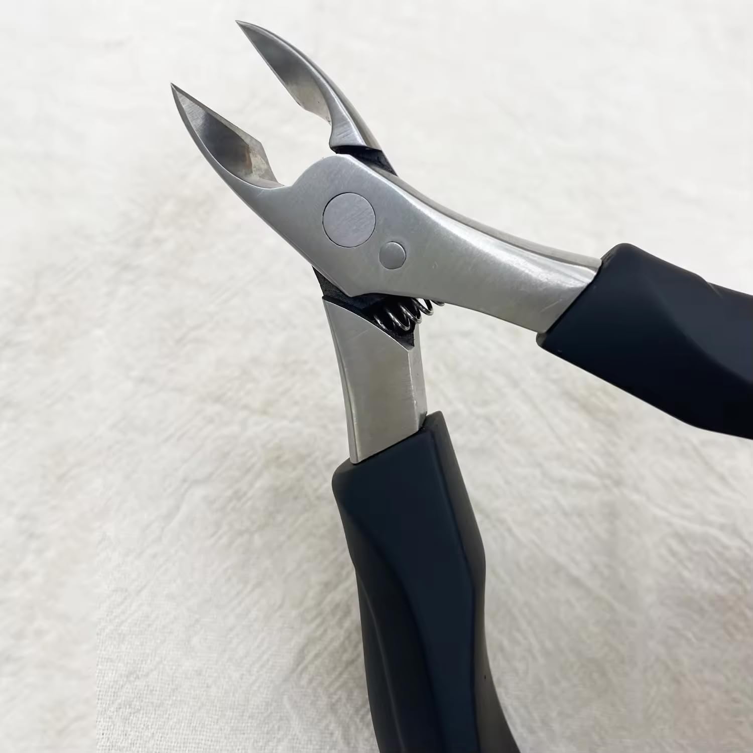 Professional Stainless Steel Cuticle Nipper, Nail Scissors with Ergonomic Black Handle, Manicure Tool for Nail Care