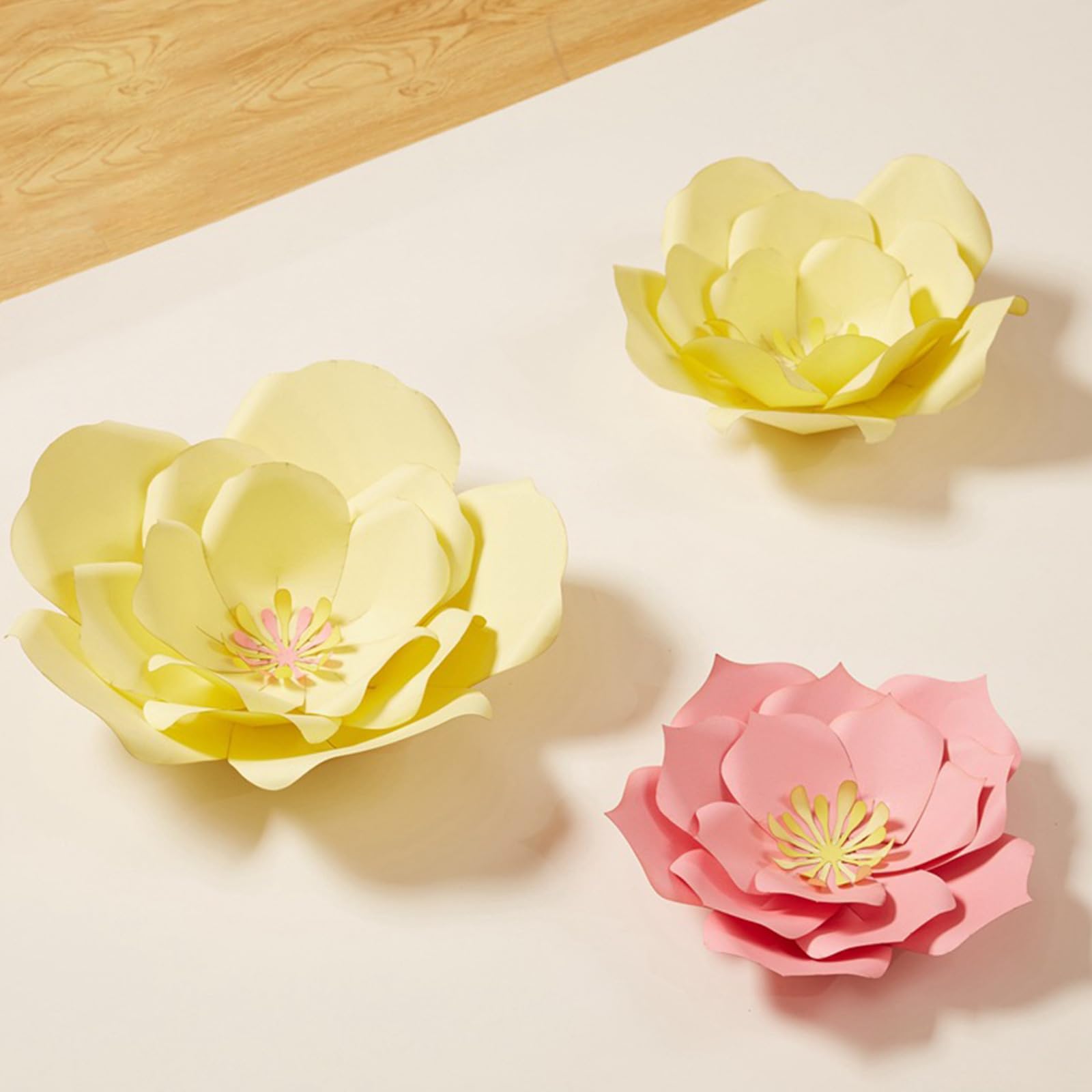Einfaches Bastelset mit Blattblumen Ausschnitten aus Papier für Kinder, Kunstaktivitäten und Dekorationszubehör für Weihnachtsfeiern Handgefertigtes Bastelzubehör mit Blattblumen Ausschnitten aus