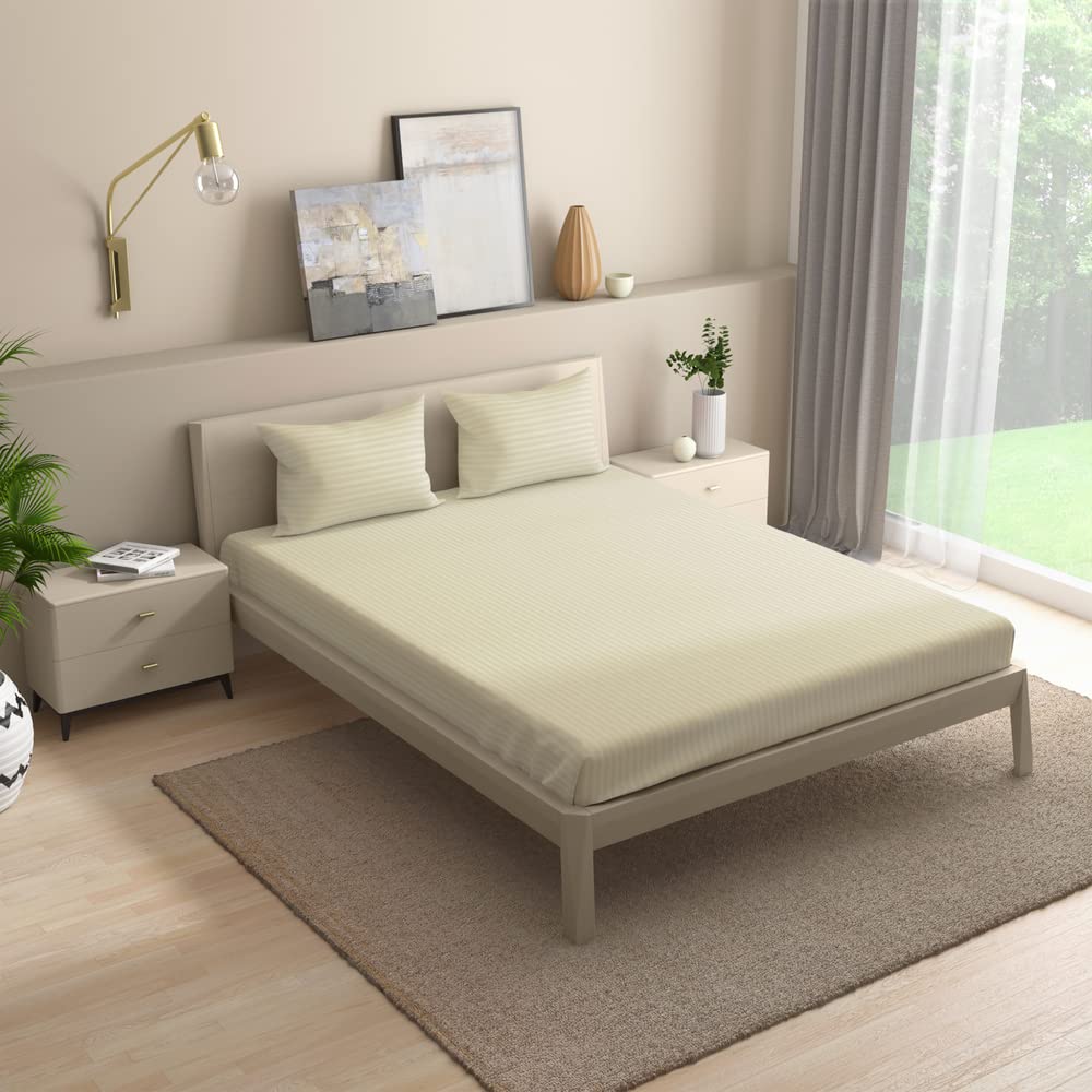 Wakefit Cotton Fitted Bedsheet | 215 TC Elastic Fitted Sheet, King Bed Bedsheet with 2 Pillow Covers | Off White - 75x72 inches