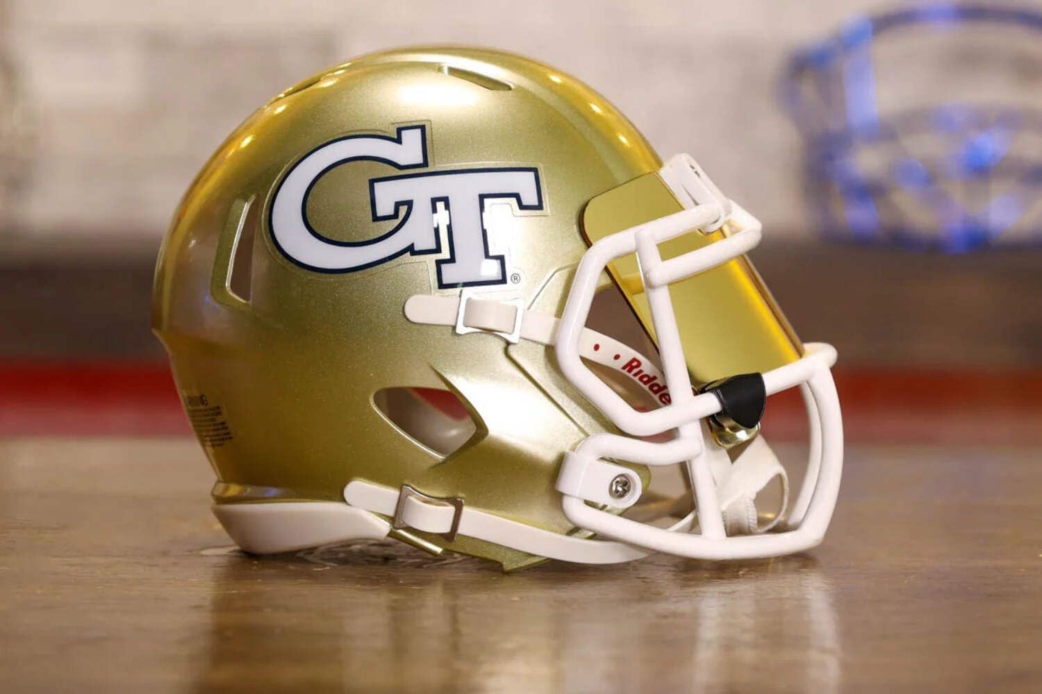 Georgia Tech Collectible Speed Mini Helmet - GG Special Edition - with Free USA Flag Decal - Perfect for Sports Fans and Collectors - Green Gridiron