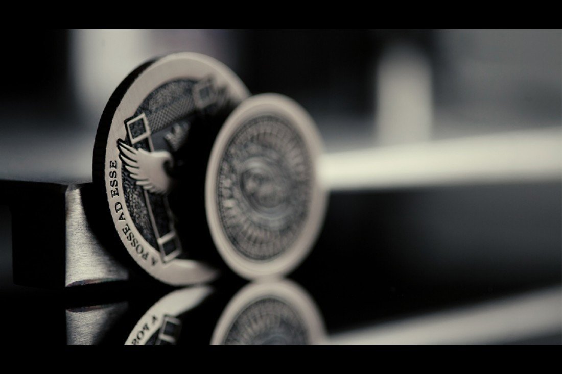 Buy Ellusionist Artifact Coin R2 (Silver) Full Dollar for Real Coin Magic  Trick Online at Low Prices in India - Amazon.in