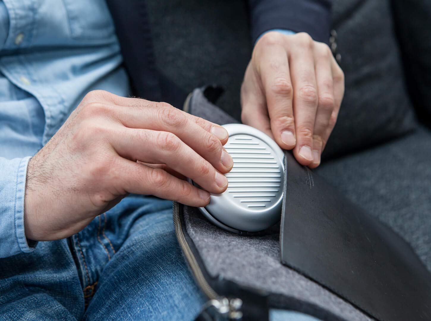 Portamonete in alluminio, capacità fino a 20 € in monete, 5 monete per scomparto, modello Coin Dispenser