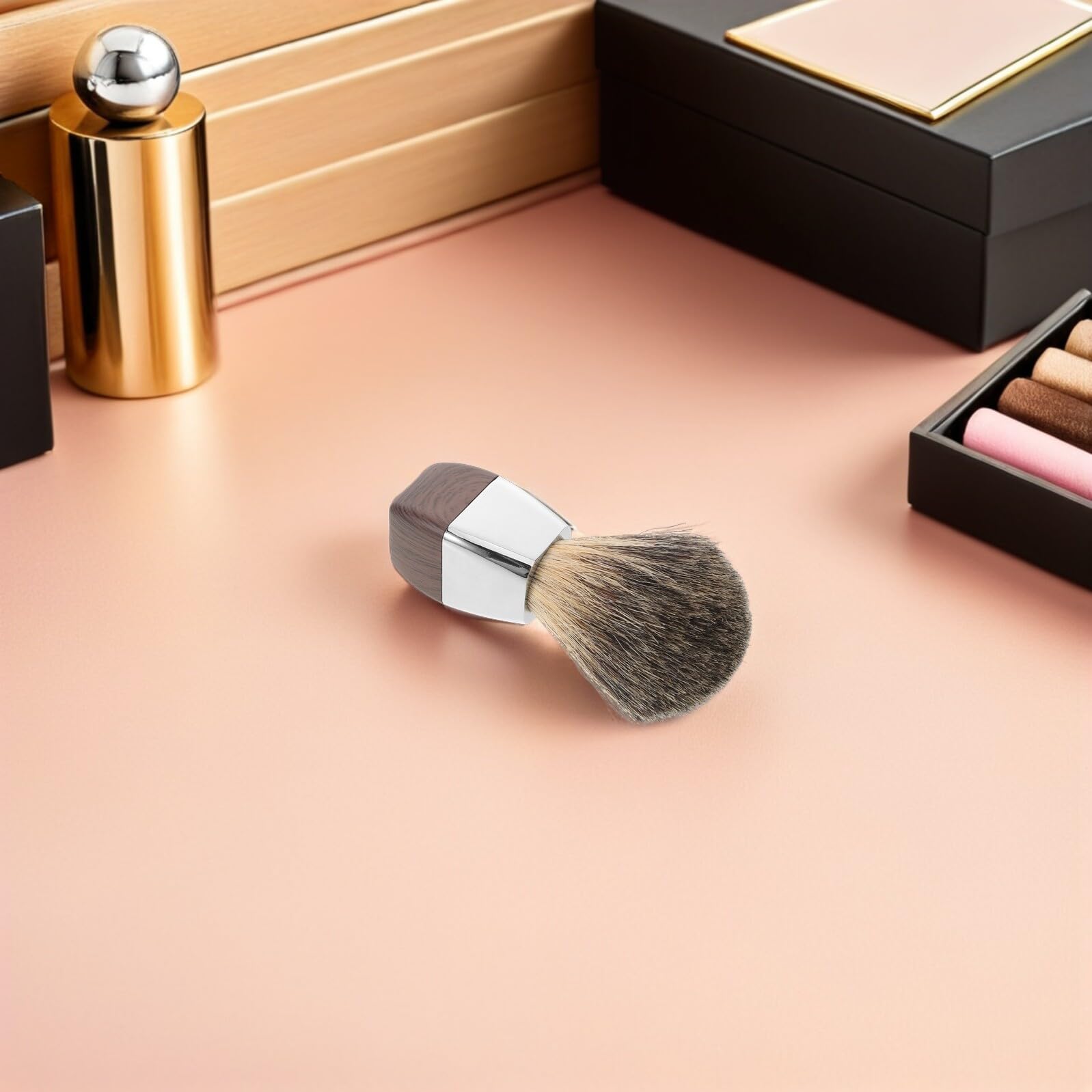 DECHOUS Pennello da Barba in Legno con Setole di Tasso Morbide Pennello per Crema da Barba con potere Schiumogeno Accessorio per Cura del Viso Uomo Adatto a Pelli Sensibili e Uso
