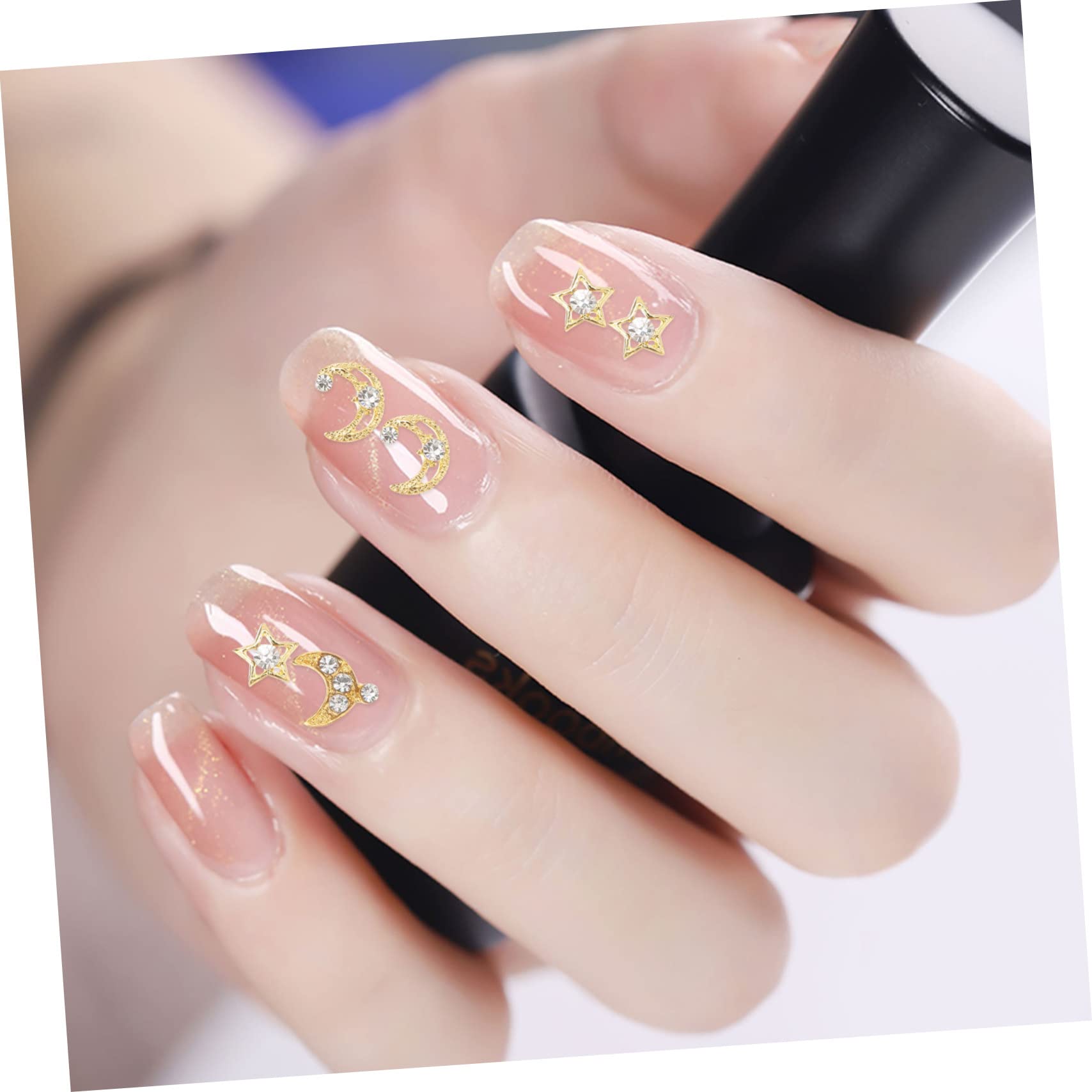 BESTYASH 4 Set Ciondoli Per Unghie Metallo Con Design E Stelle Accessori Per Nail Art Leggeri E Facili Applicare Per Decorazioni Unghie Eleganti E Uniche 30 Pezzi*4