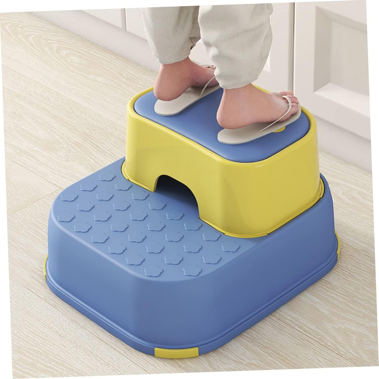 FAVOMOTO Household Non-Slip Step Stool for Toddlers Lightweight Design Foot Stool for Bathroom Kitchen and Daily Use Double Structure Smooth Edges for Boy Girl Safety