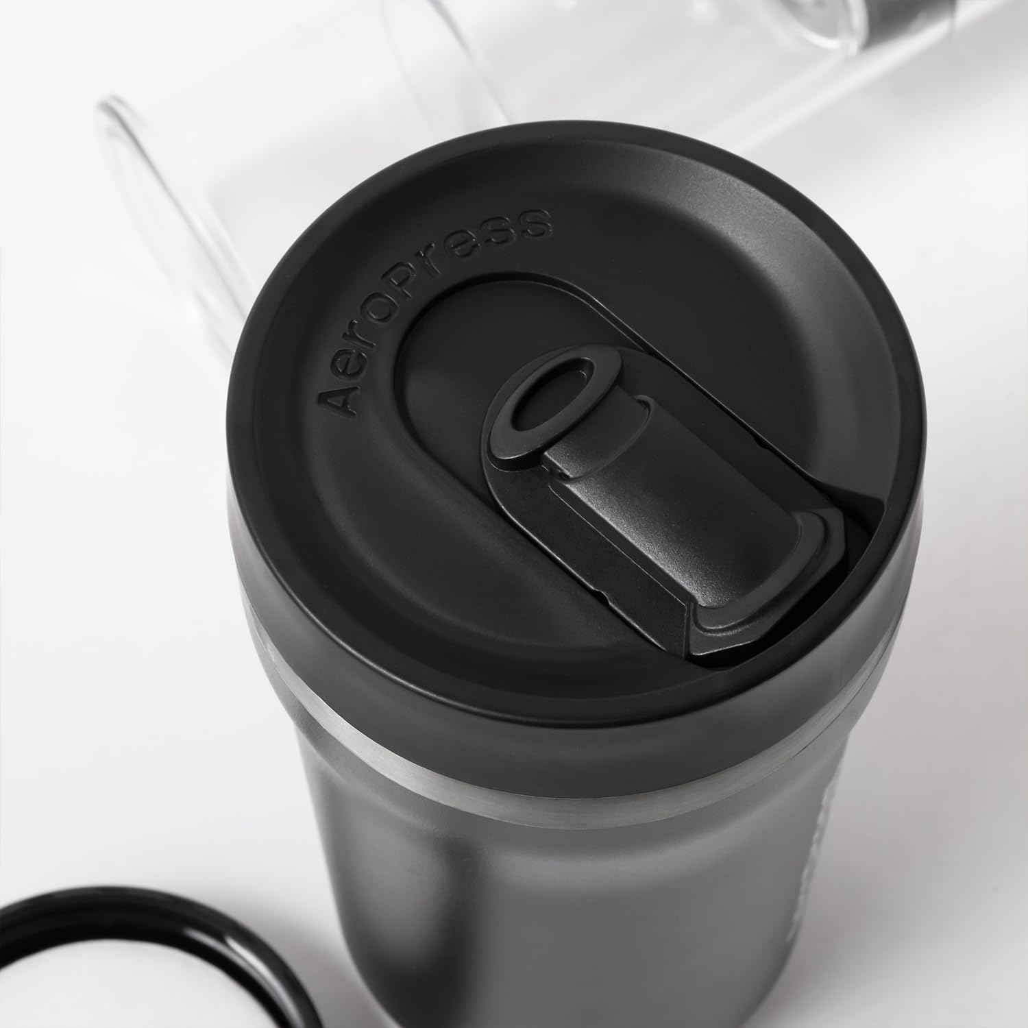 AeroPress Go Plus cafetera portátil pequeña, ideal para viajes, camping y oficina, prensa francesa todo en uno, cafetera manual estilo espresso y pour-over, preparación en 2 min, Negro