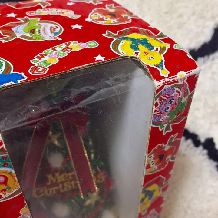 セサミストリート　クリスマスツリー　箱に少しキズあります Amazon | セサミストリート エルモ USJ ミニ クリスマスツリー 箱付き