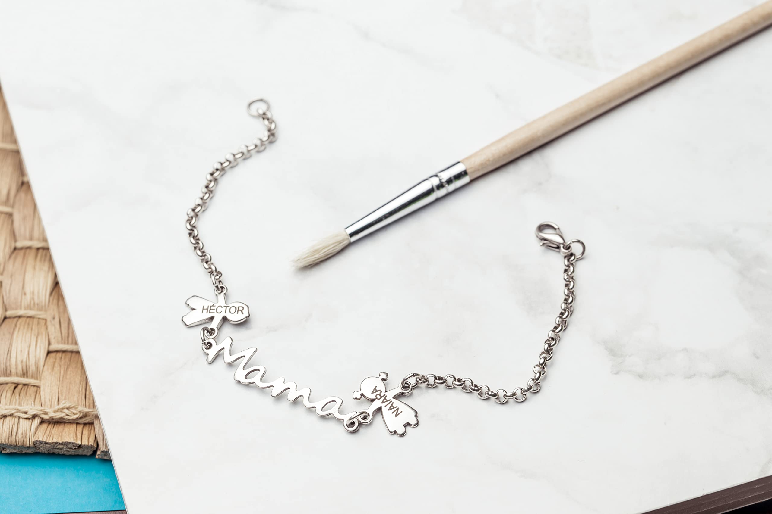 Pulsera eslabón fino MAMÁ. Ideal para el DÍA DE LA MADRE. Regalo original, personalizado con los nombres de tus hijos