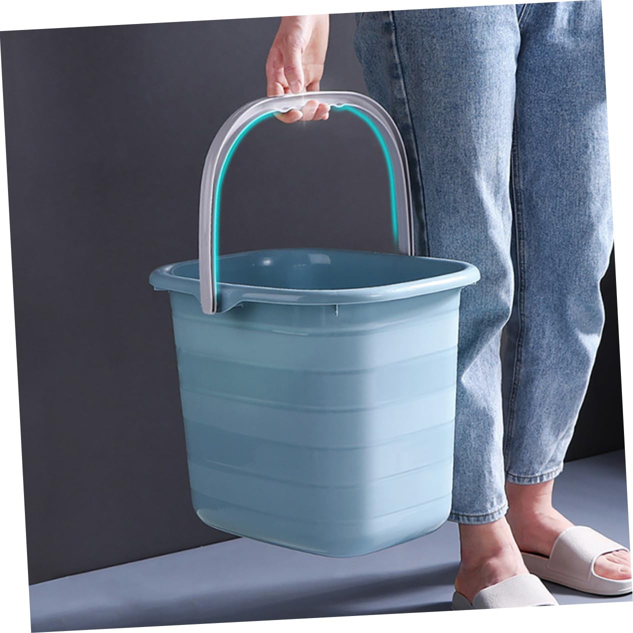 Secchio di Plastica Rettangolare Manico, Piccolo, Uso Domestico | Spostamento Agevole, per Famiglie e Giardinaggio, Adatto a Piante e Cibo per Animali
