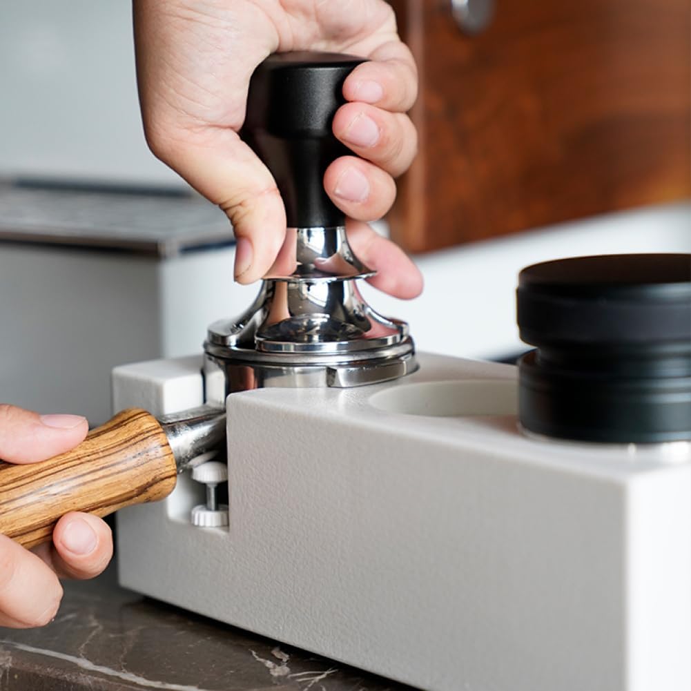 Soporte para prensas de café espresso con distribuidor y alfombrilla para portafiltros de 51 mm/54 mm/58 mm, estación de apisonamiento de café
