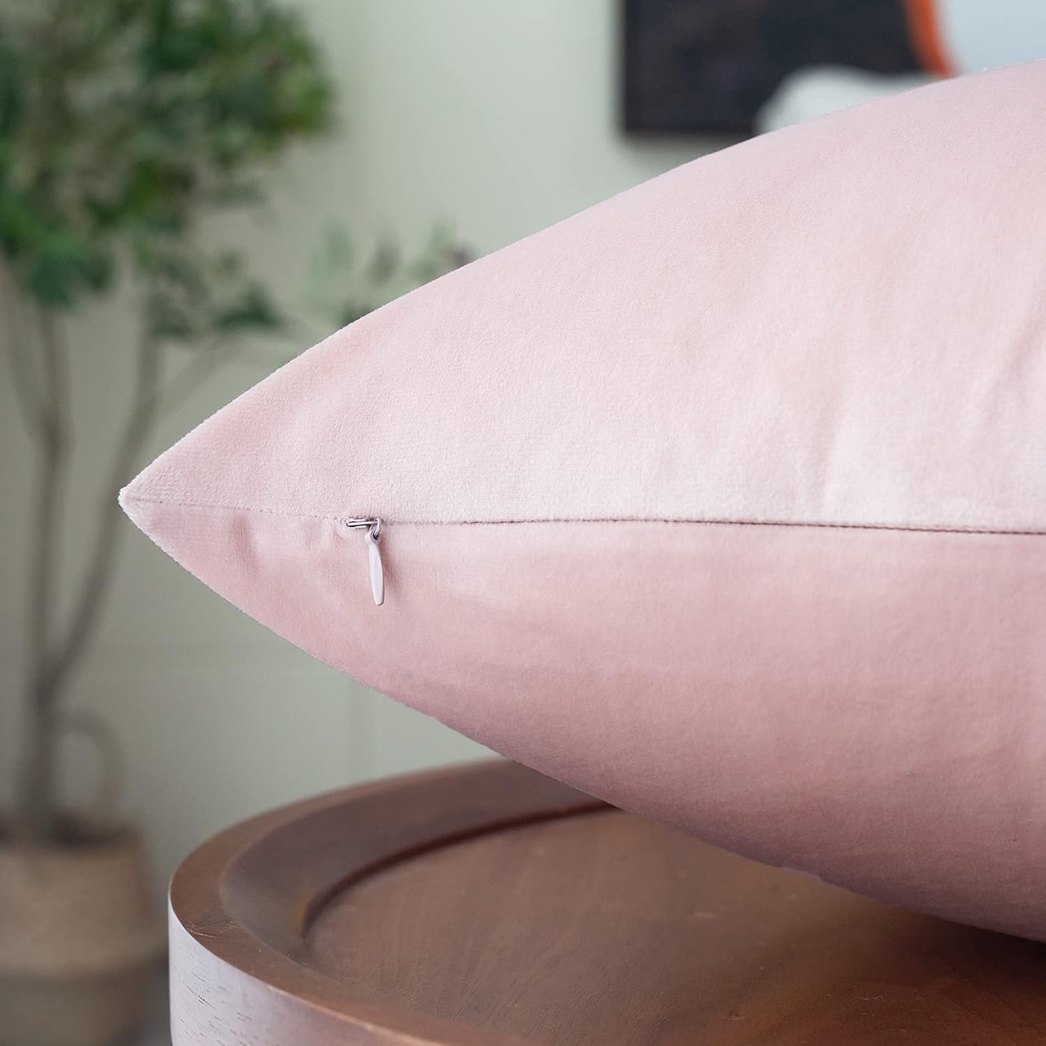 MUDILY Pack of 2 Velvet Soft Decorative Square Throw Pillow Covers Cushion Case for Sofa Chair Bedroom Car, Pink 16 x 16 Inch 40 x 40 cm