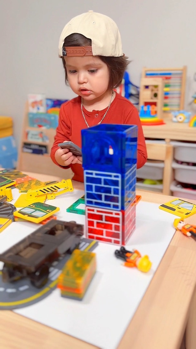 Magnetic Tiles Road Crane Set – Building Blocks With Dinosaurs For Kids STEM Play