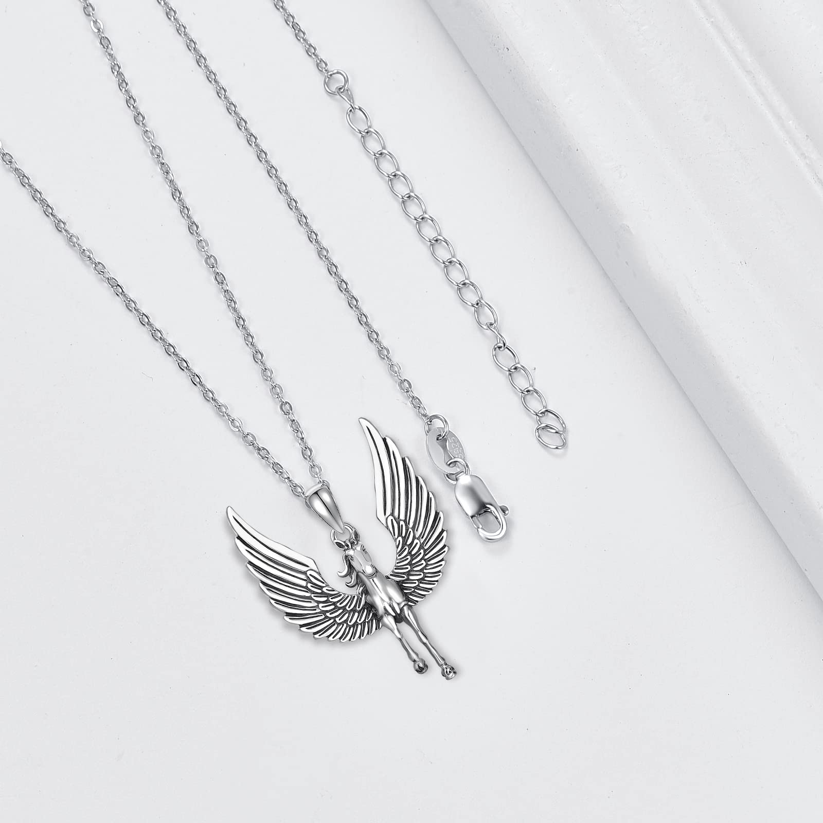 TANGPOET Pegasus Halskette 925 Sterling Silber fliegende Pferd Anhänger, Pferd mit Flügeln Halskette, Pegasus Schmuck Geschenke für Damen Herren