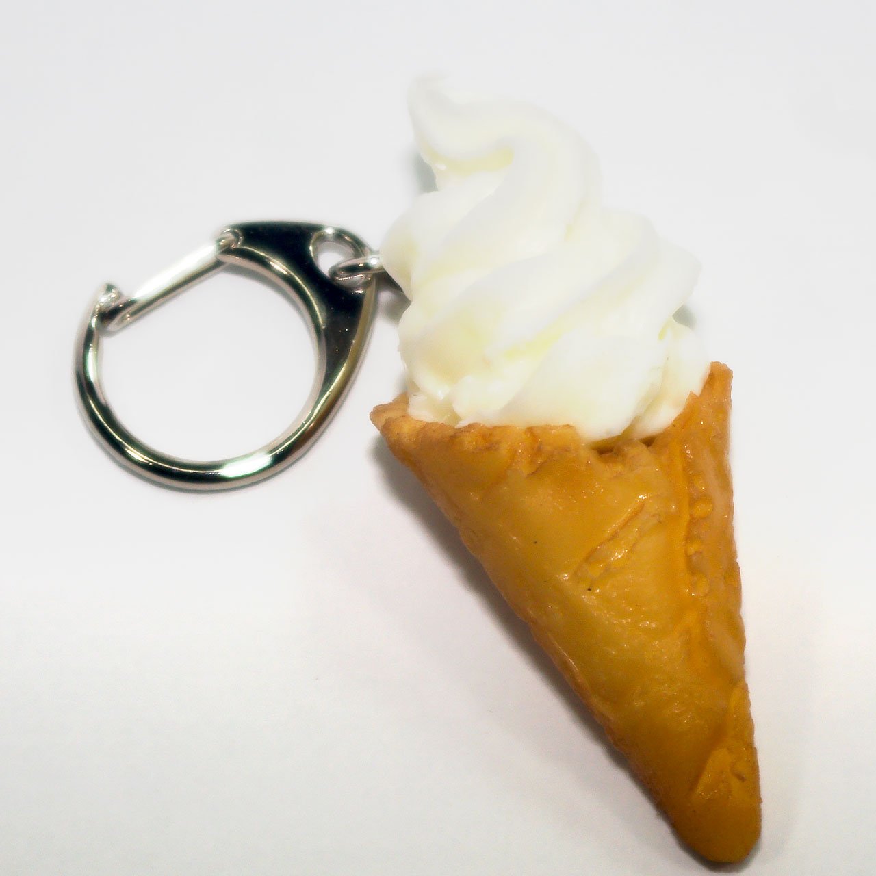 Amazon.co.jp: 【見るたび、お腹が鳴る】ソフトクリーム(バニラ) 食品