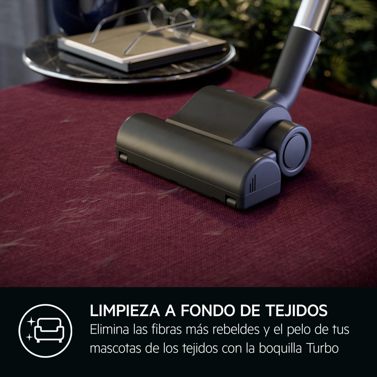 AEG AB61H6SW Aspiradora de Trineo con Bolsa, 850W de Potencia, 3,5L de Capacidad, Radio de acción 12m, Ruedas XL, Filtro Lavable, 3 cepillos + 3 Accesorios, 10 años garantía, Blanco