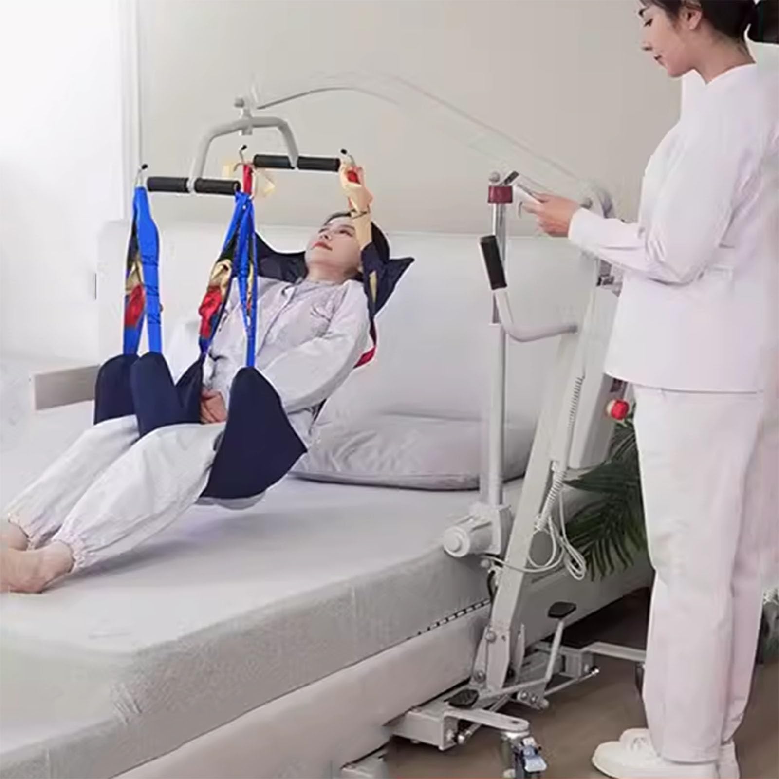 Podnośnik elektryczny, Podnośnik do opieki domowej dla osób starszych, Podnoszenie mobilne i podnoszenie do przenoszenia niepełnosprawnych pacjentów, Obrót o 360°, Ładowanie akumulatora, Nośność 250kg