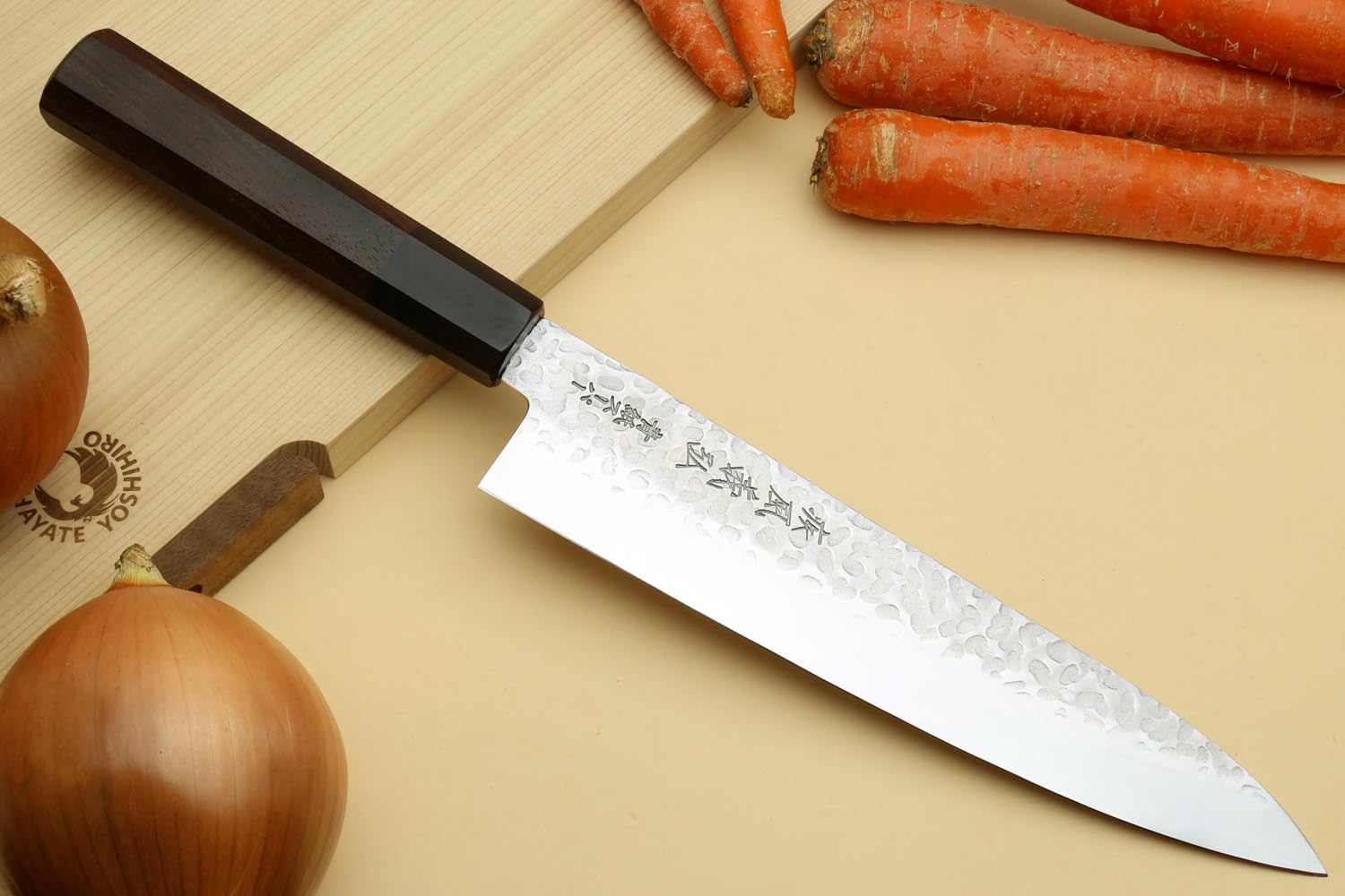 Amazon.com: Yoshihiro Super Blue Steel 不鏽鋼錘擊Gyuto 廚師