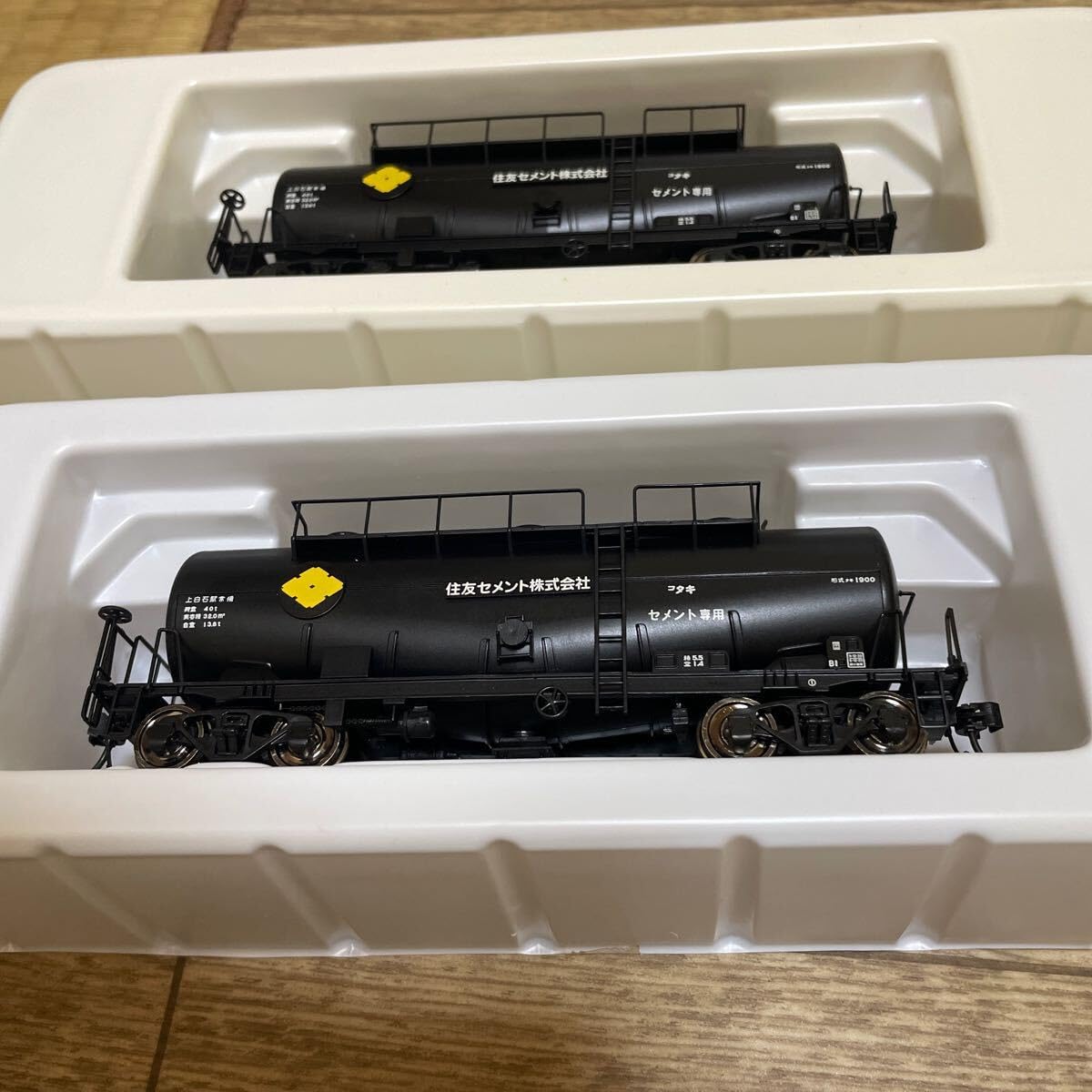 Amazon.co.jp: TX プラ製HO タキ1900形(住友セメント) 完成品 2両